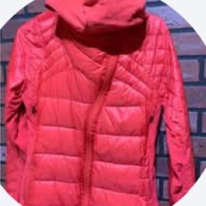 lululemon athletica Vibrant Red Puffer Jacket perfect for winter running